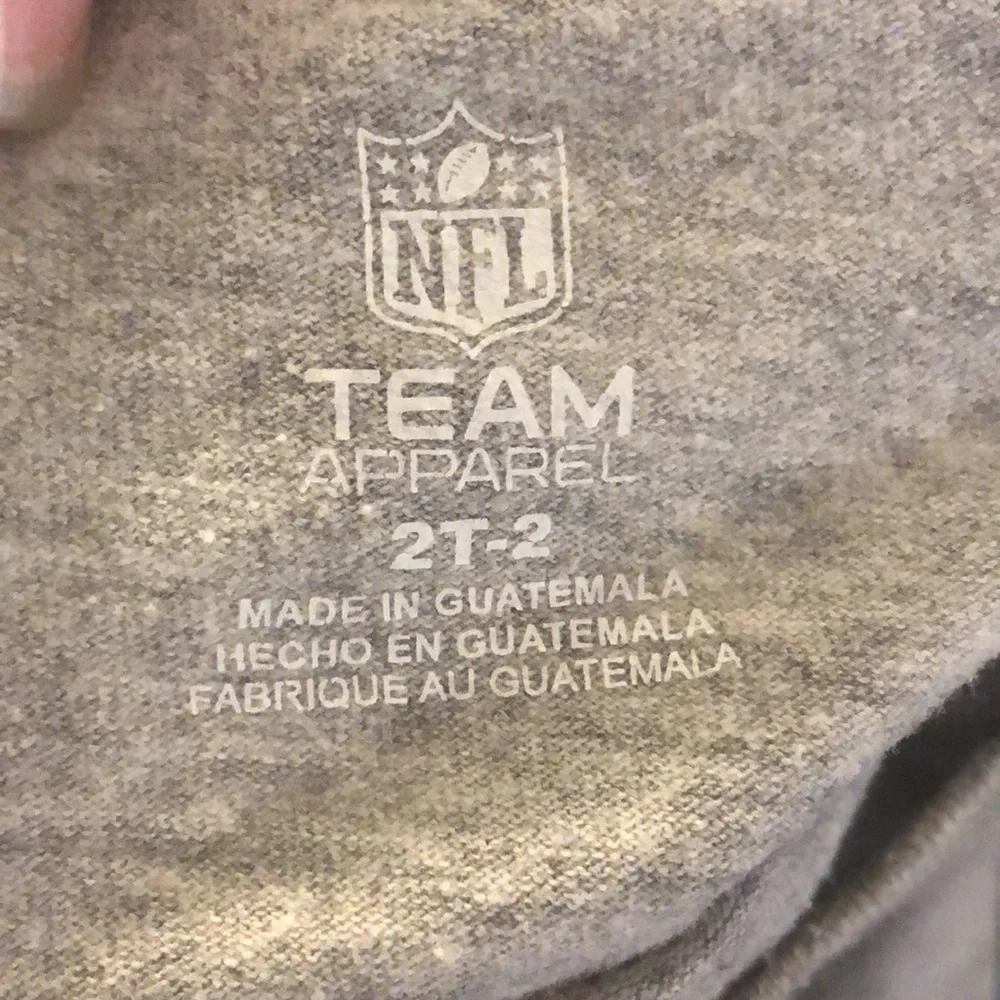 🎉4 for $20 NFL Team Apparel Denver Broncos Tee, 2T - Picture 3 of 4